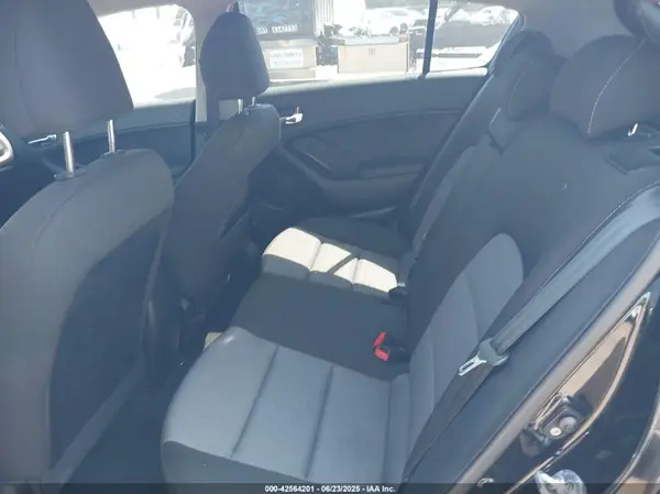 KNAFK5A89G5600032 2016 KIA FORTE - Image 8