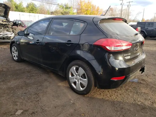 KNAFK5A89G5601715 2016 KIA FORTE - Image 2