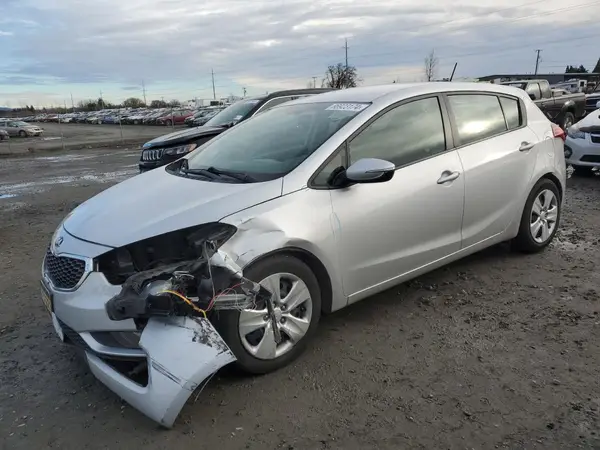 KNAFK5A89G5604064 2016 KIA FORTE - Image 1