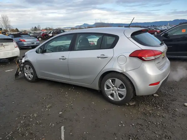 KNAFK5A89G5604064 2016 KIA FORTE - Image 2