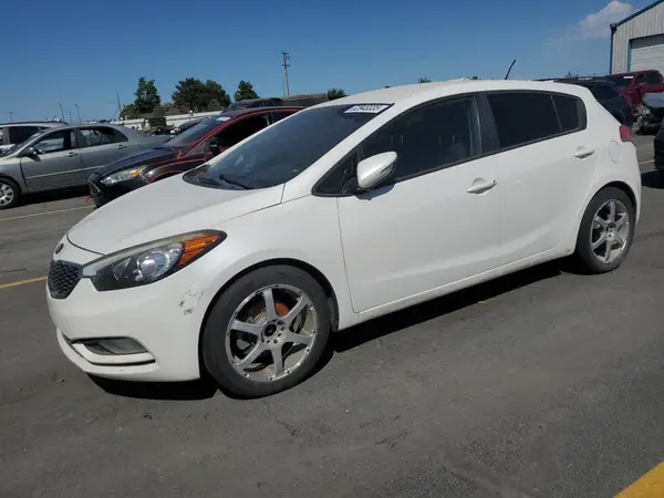 KNAFK5A89G5604680 2016 KIA FORTE - Image 1