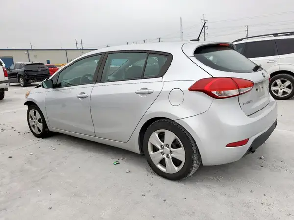 KNAFK5A89G5607515 2016 KIA FORTE - Image 2