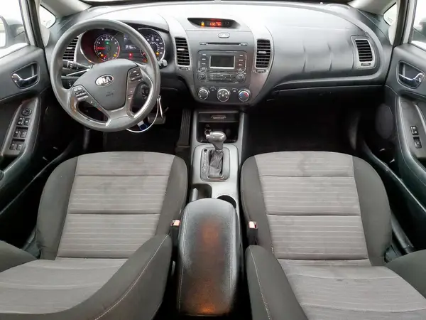 KNAFK5A89G5607515 2016 KIA FORTE - Image 8