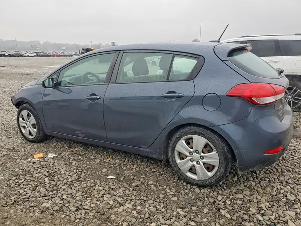 KNAFK5A89G5635539 2016 KIA FORTE - Image 2