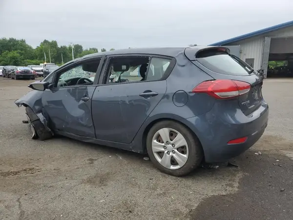 KNAFK5A89G5647304 2016 KIA FORTE - Image 2