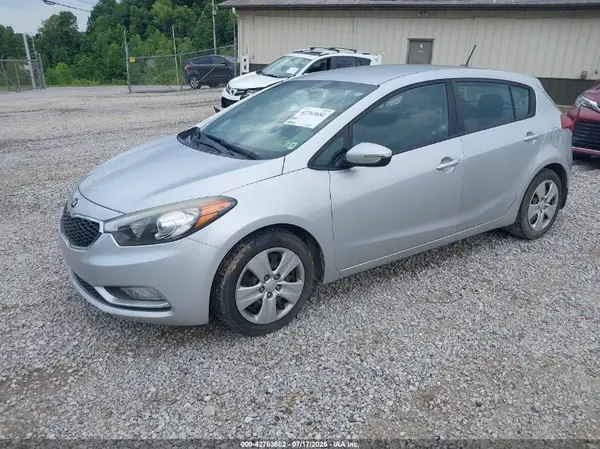 KNAFK5A89G5653197 2016 KIA FORTE - Image 2