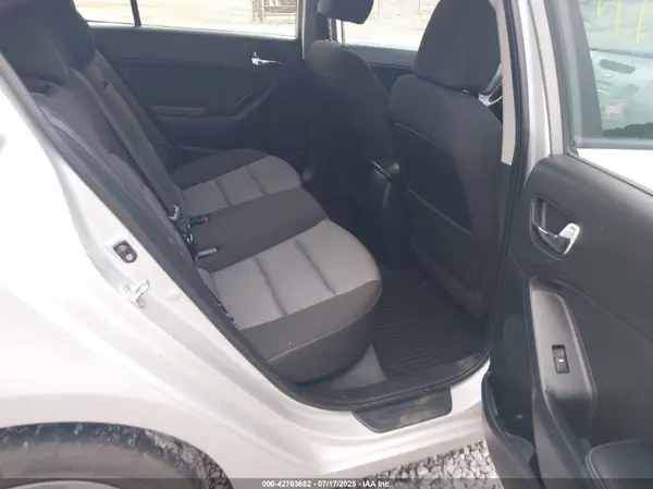 KNAFK5A89G5653197 2016 KIA FORTE - Image 8