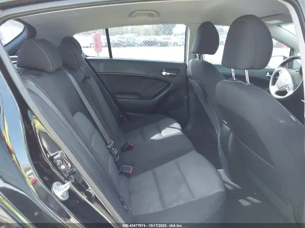 KNAFK5A89G5654088 2016 KIA FORTE - Image 8