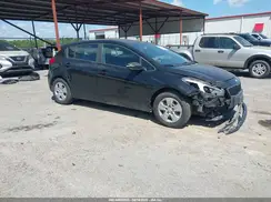 KNAFK5A89H5666940 2017 KIA FORTE