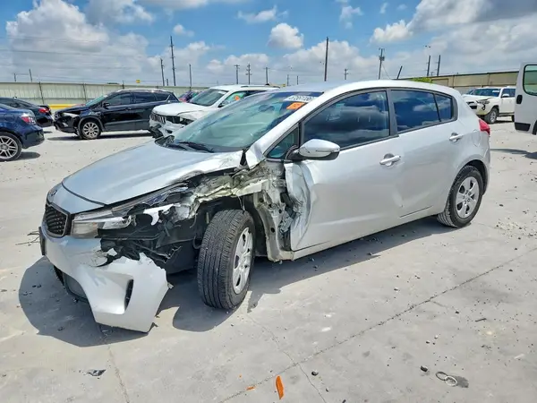 KNAFK5A89H5668736 2017 KIA FORTE - Image 1