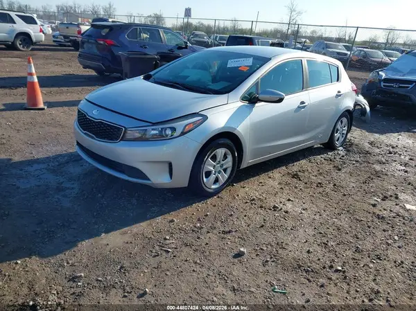 KNAFK5A89H5675301 2017 KIA FORTE - Image 2
