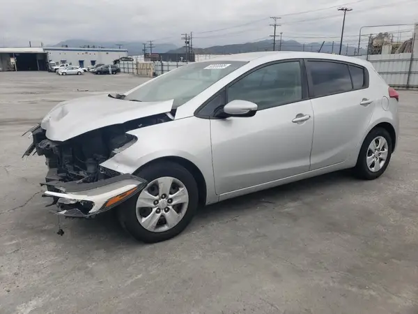 KNAFK5A89H5678439 2017 KIA FORTE - Image 1
