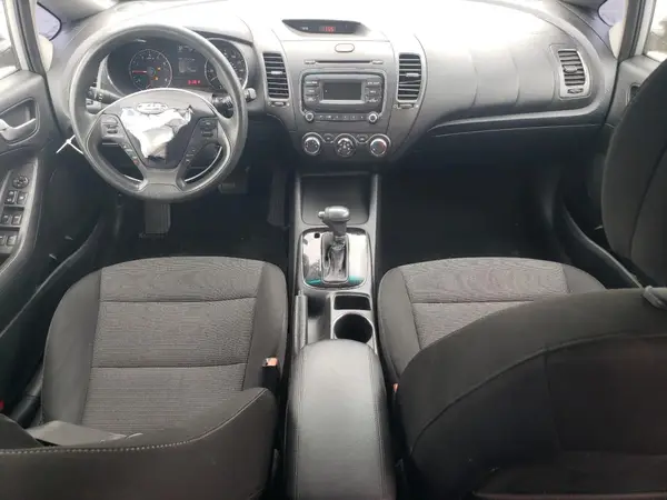 KNAFK5A89H5678439 2017 KIA FORTE - Image 8