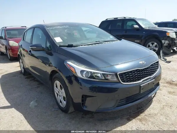 KNAFK5A89H5681132 2017 KIA FORTE - Image 1