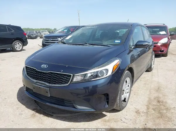 KNAFK5A89H5681132 2017 KIA FORTE - Image 2