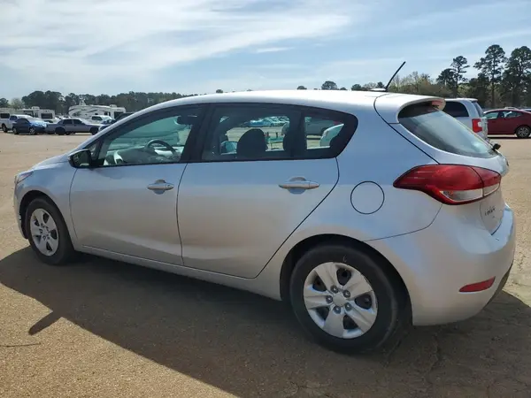 KNAFK5A89H5681437 2017 KIA FORTE - Image 2