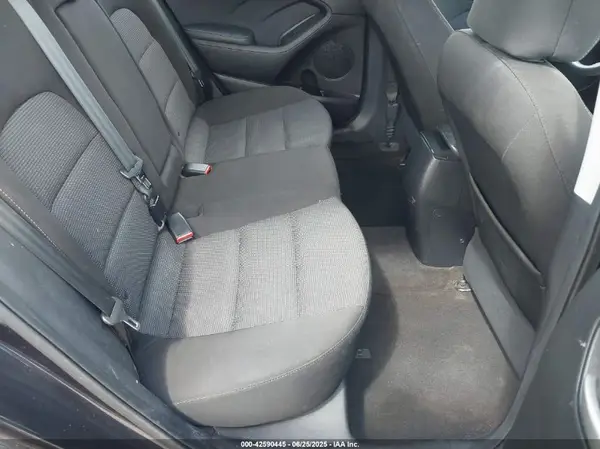 KNAFK5A89H5683429 2017 KIA FORTE - Image 8