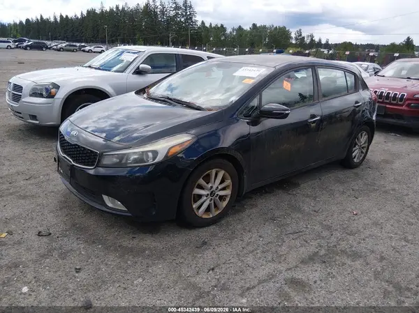 KNAFK5A89H5685276 2017 KIA FORTE - Image 2