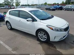 KNAFK5A89H5685942 2017 KIA FORTE