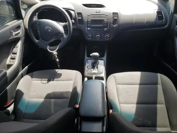 KNAFK5A89H5694916 2017 KIA FORTE - Image 8