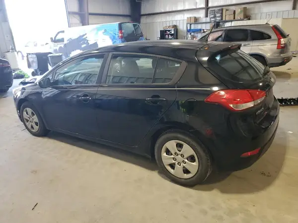 KNAFK5A89H5700195 2017 KIA FORTE - Image 2