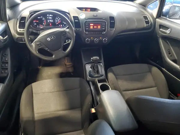 KNAFK5A89H5700195 2017 KIA FORTE - Image 8