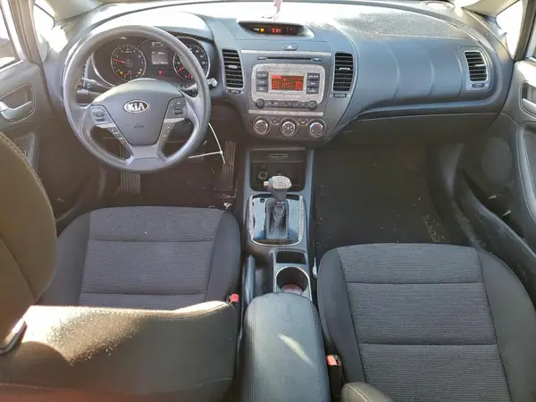 KNAFK5A89H5701962 2017 KIA FORTE - Image 8