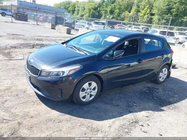 KNAFK5A89H5704697 2017 KIA FORTE - Image 2