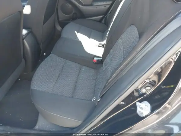 KNAFK5A89H5704697 2017 KIA FORTE - Image 8