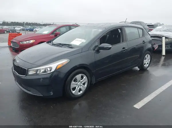 KNAFK5A89H5713710 2017 KIA FORTE - Image 2