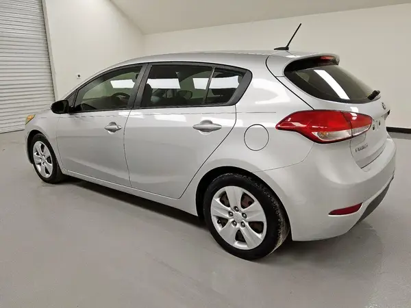 KNAFK5A8XG5527933 2016 KIA FORTE - Image 2
