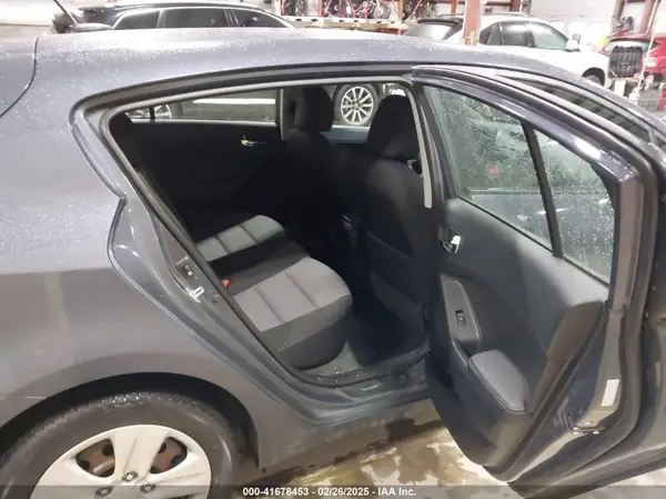 KNAFK5A8XG5583628 2016 KIA FORTE - Image 8