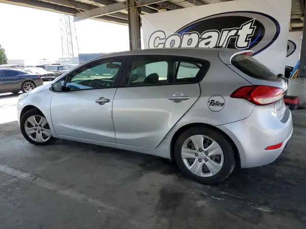 KNAFK5A8XG5584567 2016 KIA FORTE - Image 2
