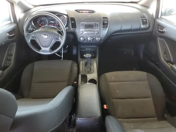KNAFK5A8XG5584567 2016 KIA FORTE - Image 8