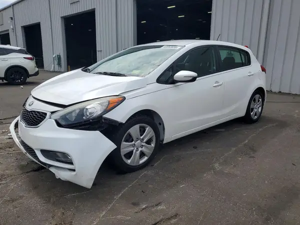 KNAFK5A8XG5588781 2016 KIA FORTE - Image 1