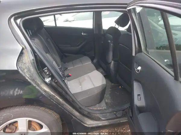 KNAFK5A8XG5599229 2016 KIA FORTE - Image 8