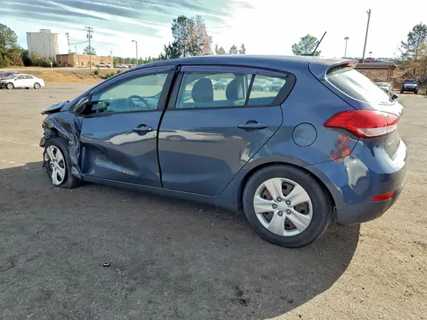KNAFK5A8XG5600136 2016 KIA FORTE - Image 2