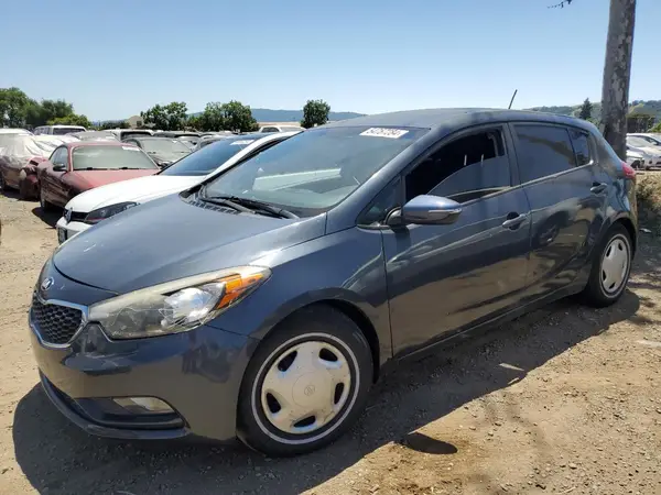 KNAFK5A8XG5605496 2016 KIA FORTE - Image 1
