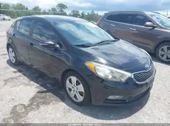 KNAFK5A8XG5607717 2016 KIA FORTE