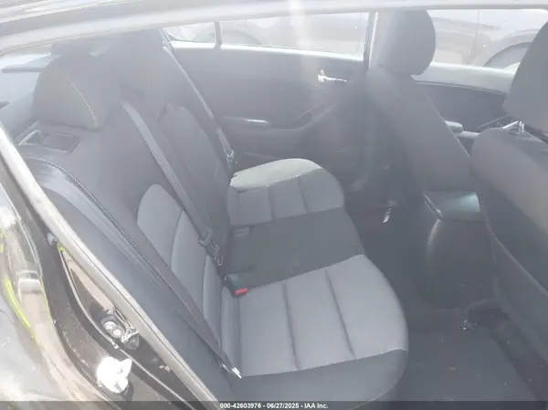 KNAFK5A8XG5607717 2016 KIA FORTE - Image 8