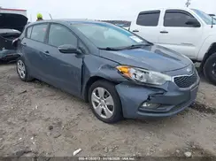 KNAFK5A8XG5647280 2016 KIA FORTE