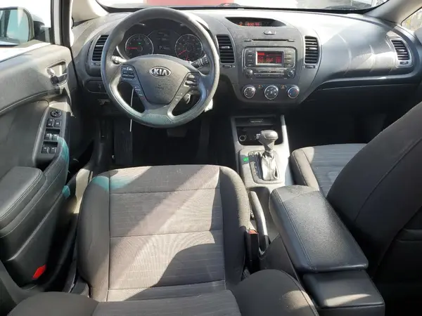 KNAFK5A8XG5647408 2016 KIA FORTE - Image 8