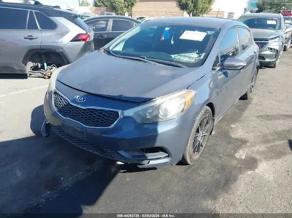 KNAFK5A8XG5648350 2016 KIA FORTE - Image 2