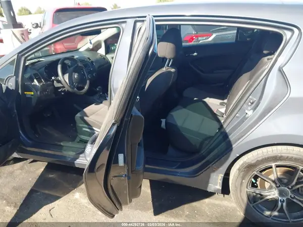KNAFK5A8XG5648350 2016 KIA FORTE - Image 8