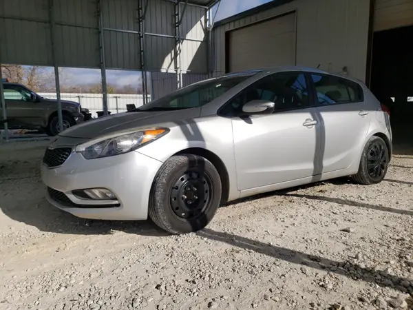 KNAFK5A8XG5654939 2016 KIA FORTE - Image 1