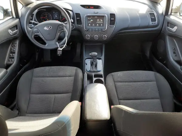 KNAFK5A8XH5669670 2017 KIA FORTE - Image 8