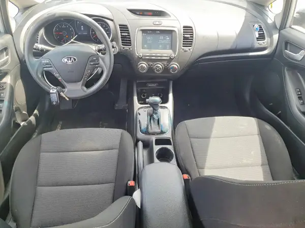 KNAFK5A8XH5674187 2017 KIA FORTE - Image 8