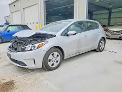 KNAFK5A8XH5675307 2017 KIA FORTE