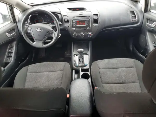 KNAFK5A8XH5675307 2017 KIA FORTE - Image 8