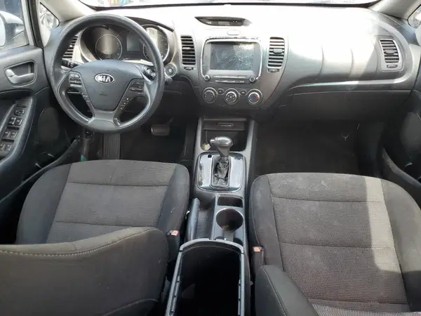 KNAFK5A8XH5676487 2017 KIA FORTE - Image 8